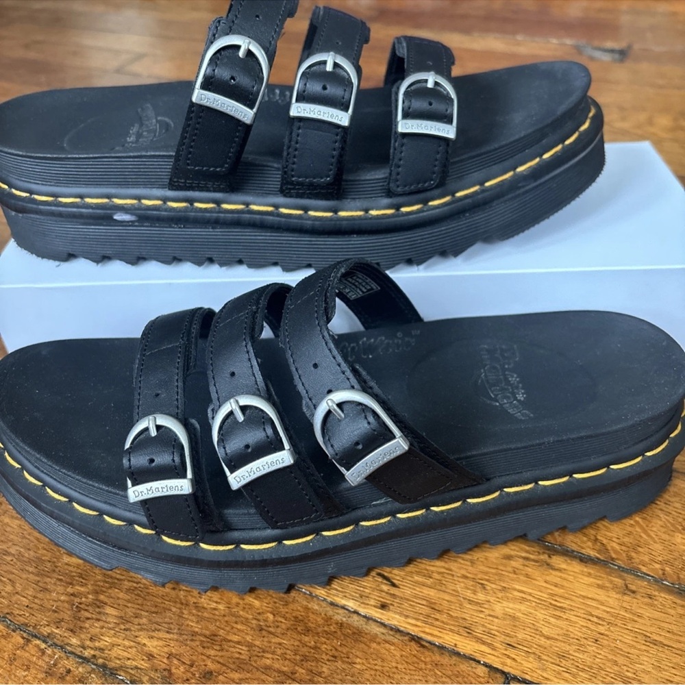 DR MARTEN BLACK BLAIRE SLIDE SANDALS SIZE 11L / 9UK